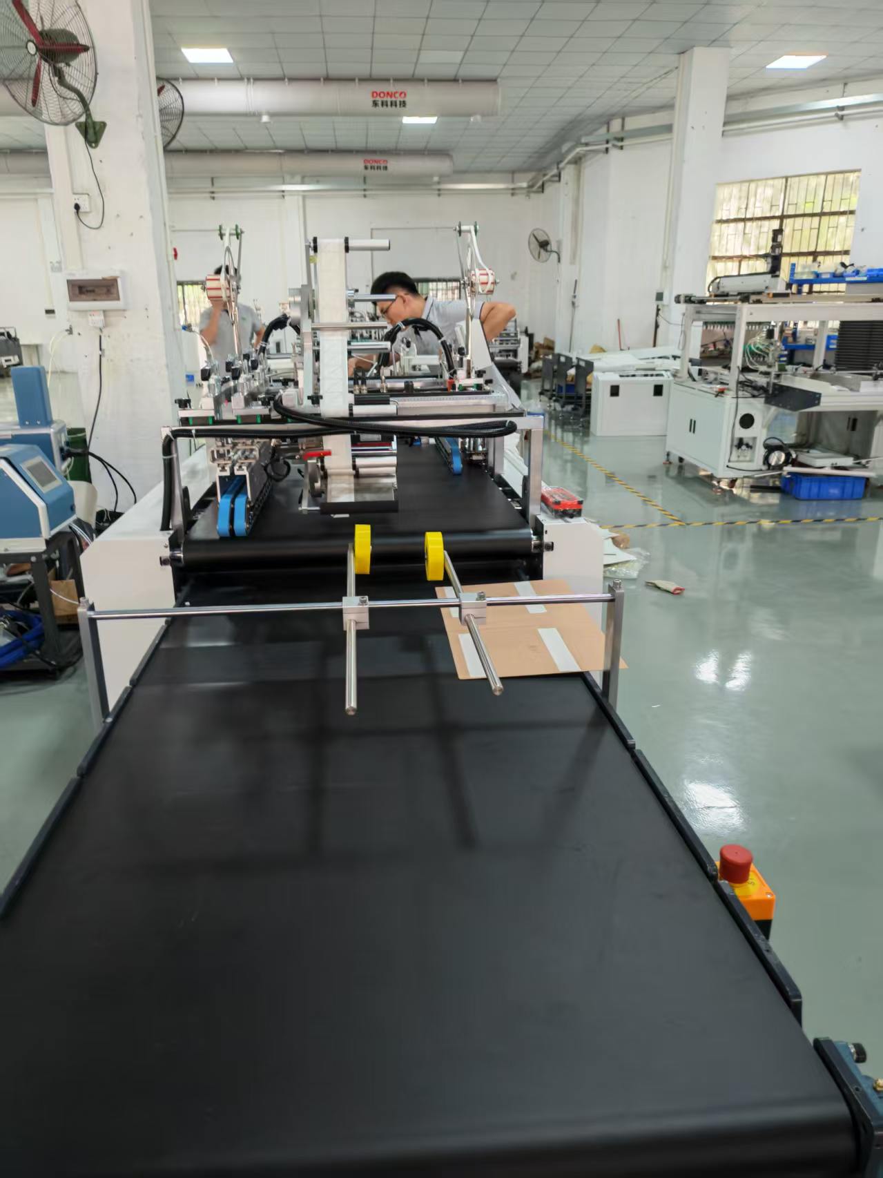 Se&ccedil;&atilde;o de coleta autom&aacute;tica para caixas impressas acabadas