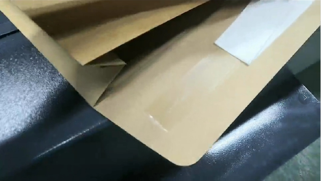 Aplicador autom&aacute;tico de fita de silicone